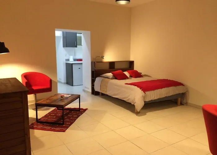 Le Du Chateau * Auriac-sur-Vendinelle